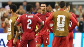 Cristiano Ronaldo Pensiun? CR7 Diminta Beri Jalan Pemain Muda