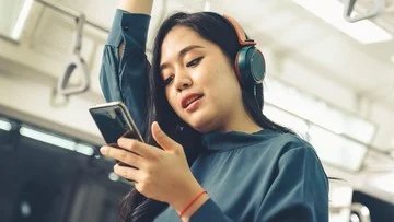 Tips Usir Bosan di Transportasi Umum, Berhadiah Rp 30 Juta
