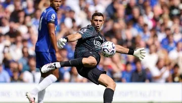 Baru 5 Jam Gabung Chelsea, Emiliano Martinez Langsung Debut