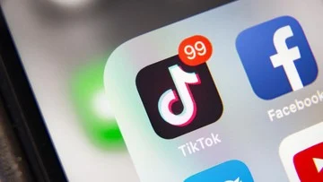 Zuckerberg Pasang Syarat Rp321 T Demi Seret YouTube dan TikTok
