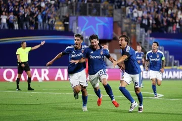 Hansi Flick Puji Como Asuhan Cesc Fabregas: Tampil Impresif