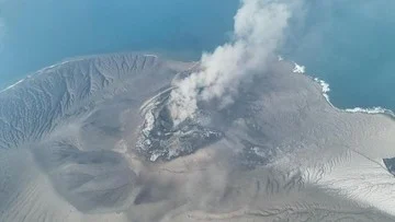 Mengapa Gunung Berapi Sering Aktif Bersamaan? Ini Penjelasannya
