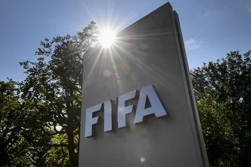 FIFA Sanksi Seumur Hidup Dua Mantan Presiden Federasi Sepak Bola